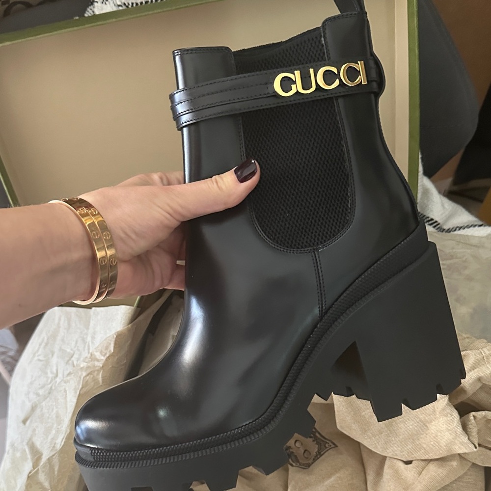 Gucci Black Leather Heeled Boots with Gold Accent 40